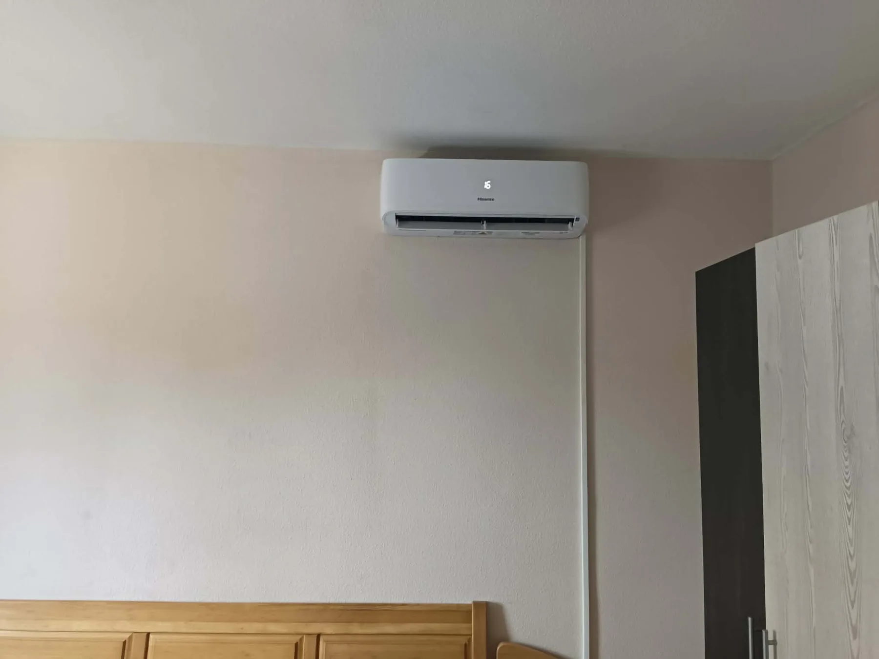 Lakossági és üzleti split klíma telepítése (5. kép)