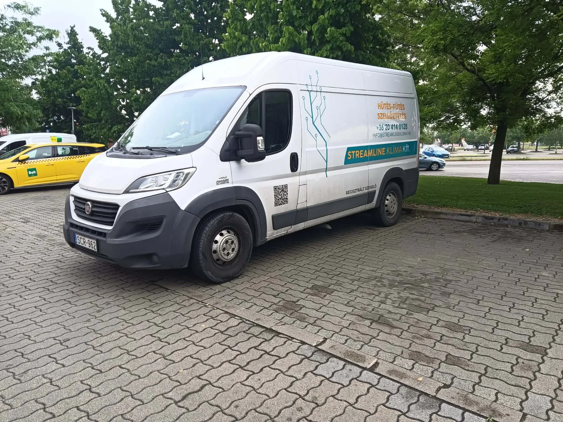 A Streamline Klíma feliratozott szervizfurgonja